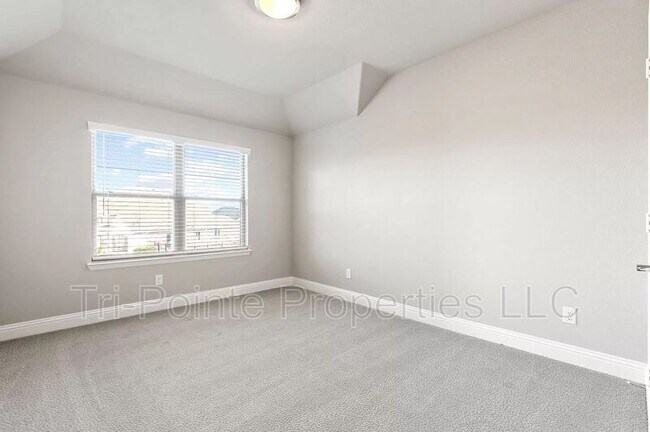 Building Photo - 15718 Tea Tree Rd