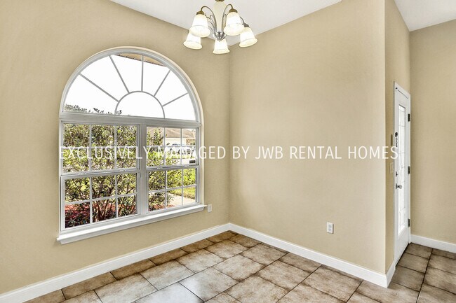 Foto del edificio - 6375 Litman Dr