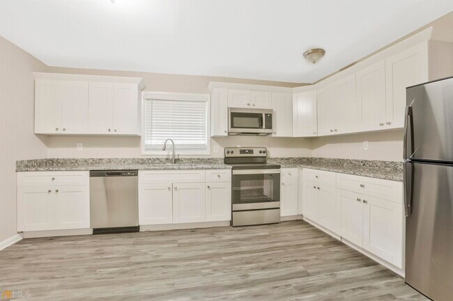 Building Photo - 2398 Lilla Cir SW