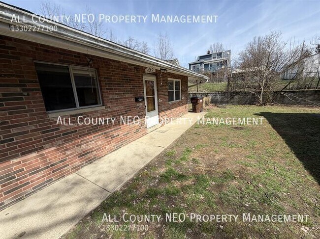 Foto del edificio - 429 Sullivan Ave