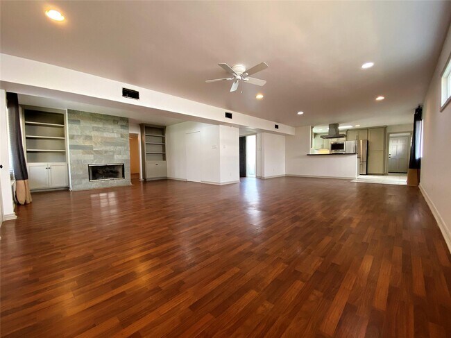 Foto del edificio - 7203 Tickner St