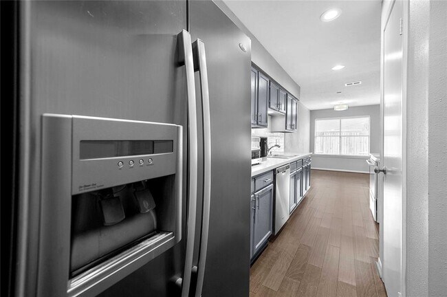 Foto del edificio - 2110 Highland Hills Dr