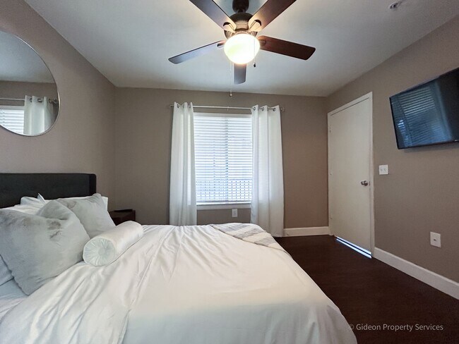 Foto del edificio - *3800 SW 20th Avenue - University Terrace ...
