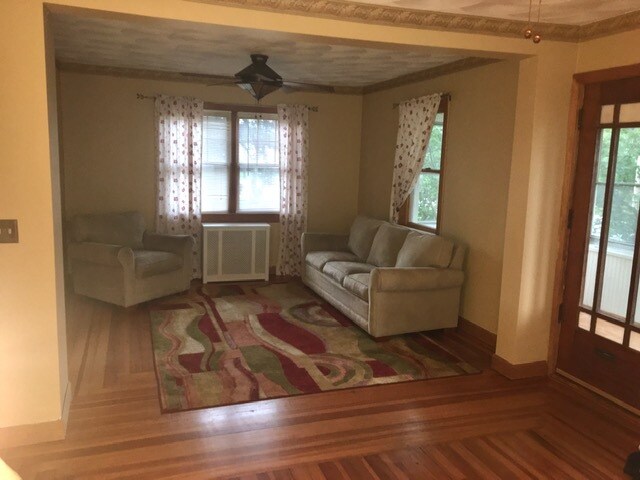 Sala de estar - 11 Boxwood Ave