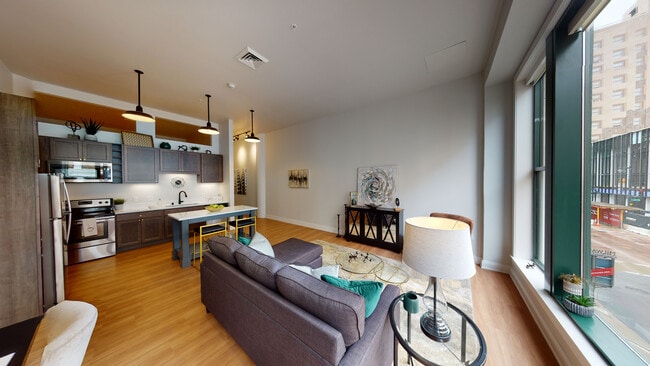 Building Photo - Plankinton Clover