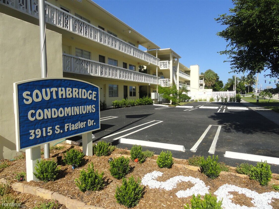 Foto principal - 1 br, 1 bath Condo - Southbridge Condomini...