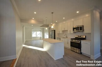Building Photo - 124 Kenrick St