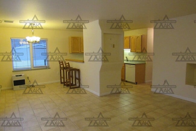 Building Photo - Beautiful 3 bedroom home for rent / Sorry no pets / Heat Included!!