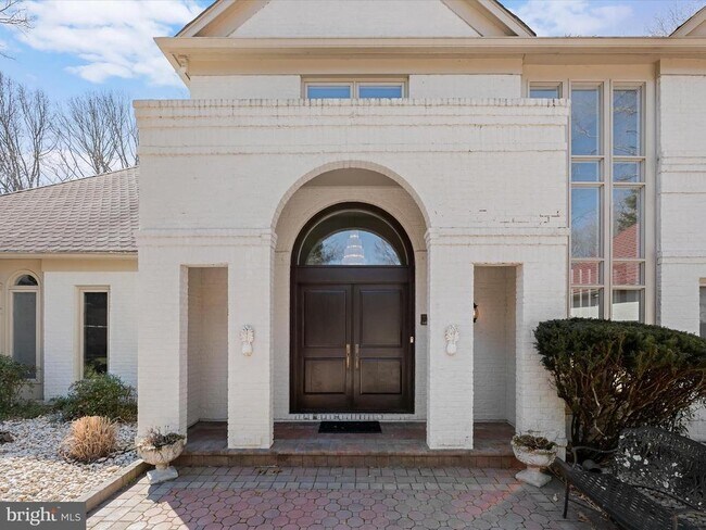 Foto del edificio - 1 Lake Potomac Ct
