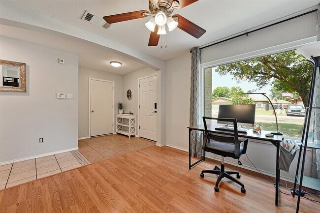 Foto del edificio - 252 Fall Creek Dr