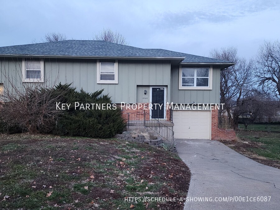 Primary Photo - 16506 W 123rd - Remodel!