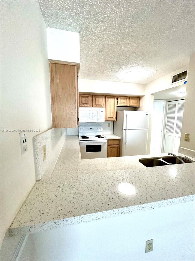 Building Photo - 1280 S Alhambra Cir