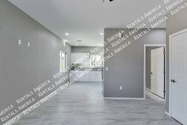 Foto del edificio - 1625 N Mountain View Ave