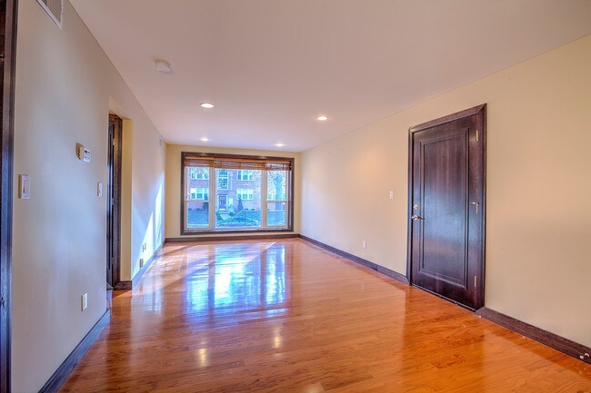 Interior Photo - 7515 Cromwell Dr