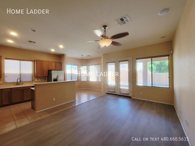 Foto del edificio - 8348 W Andrea Dr