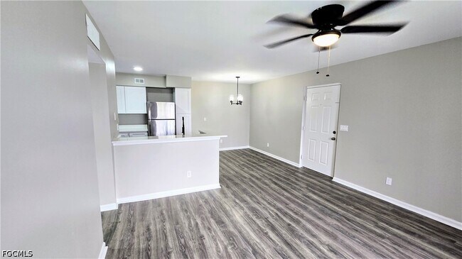 Foto del edificio - 13545 Eagle Ridge Dr