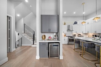 Building Photo - 3513 Hutchins St