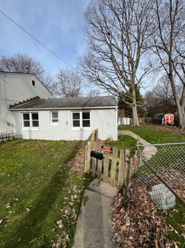 Primary Photo - Beautiful 2 Bedroom, 1 Bath in Wallingford!