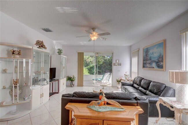 Foto del edificio - 6789 SE Warwick Ln