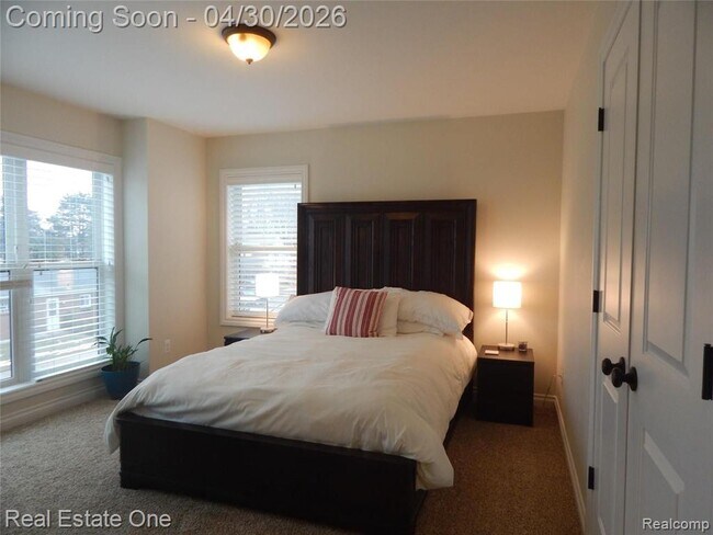 Foto del edificio - 714 E University Ave