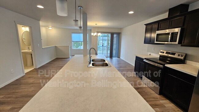 Building Photo - 11301 43rd Dr NE