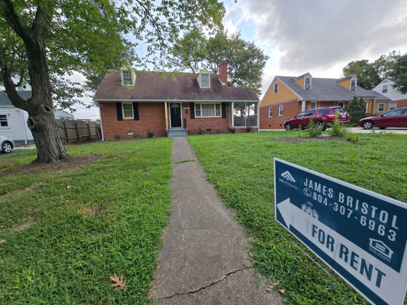 Primary Photo - 6012 Mann Ave