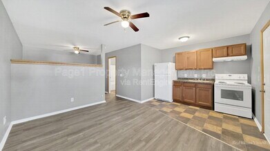 Building Photo - 1610 E Rock Falls Rd