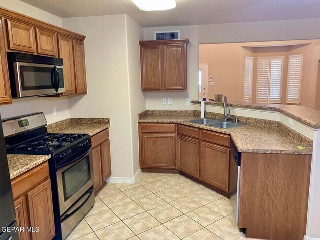 Building Photo - 7334 Prickley Pear Dr
