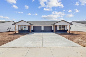 Building Photo - 917 Arrowhead St