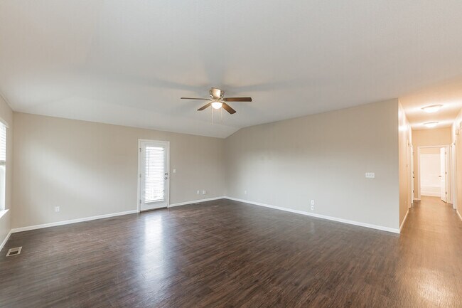 Foto del edificio - 710 Charles Cir
