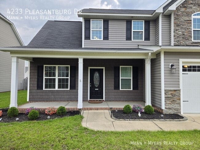 Building Photo - 4233 Pleasantburg Dr