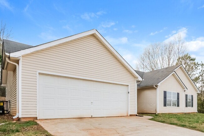 Foto del edificio - 458 Old Tree Dr