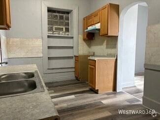 Building Photo - 7122 S Wentworth Ave