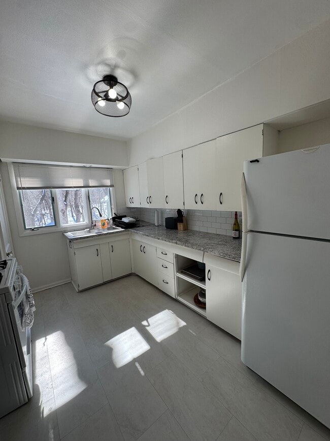 Foto del edificio - 3300 Adams Ave