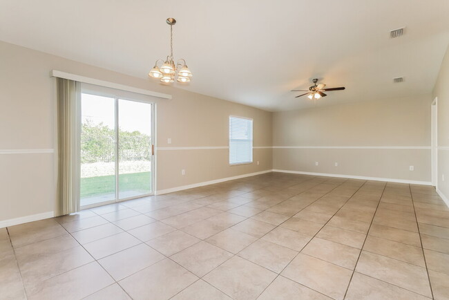 Building Photo - 1637 Climbing Dayflower Dr