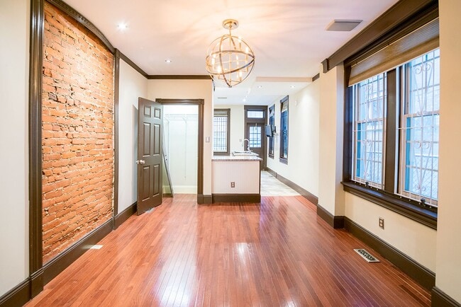 Building Photo - Charming Three Bed Point Breeze Townhome