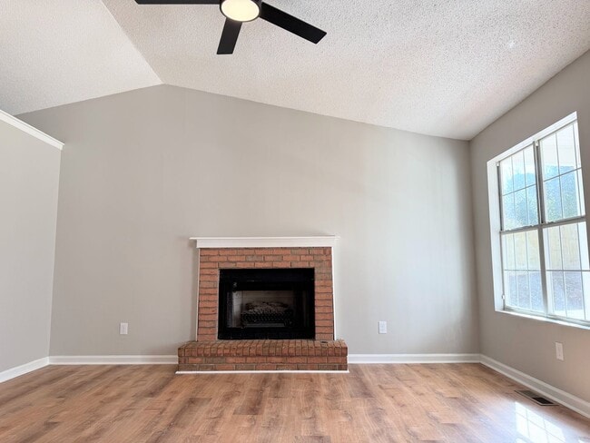 Foto del edificio - Located in Carrollton!!!