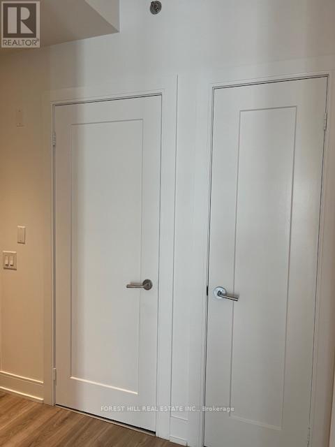 Building Photo - 310 Tweedsmuir Ave