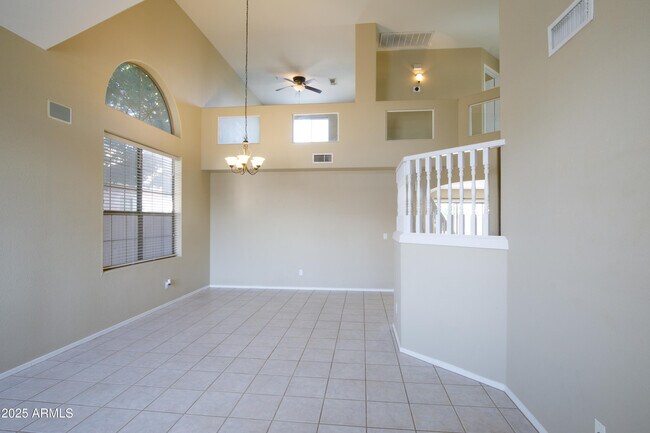 Building Photo - 9643 E Sheena Dr