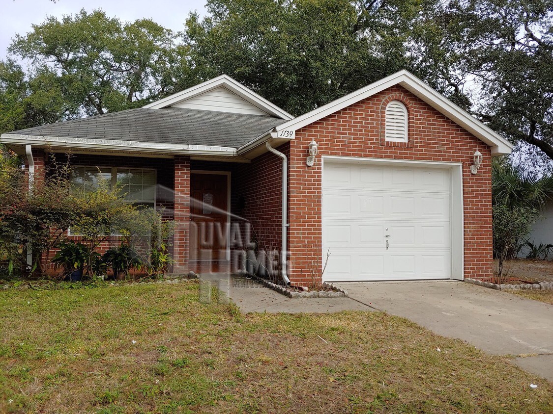 Primary Photo - 1139 Pippin St
