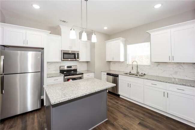 Building Photo - 255 Addy Ln