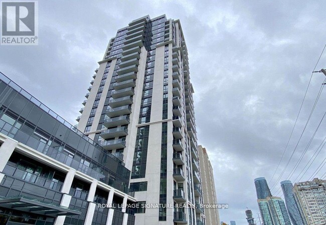 Photo du bâtiment - 202 Burnhamthorpe Rd E