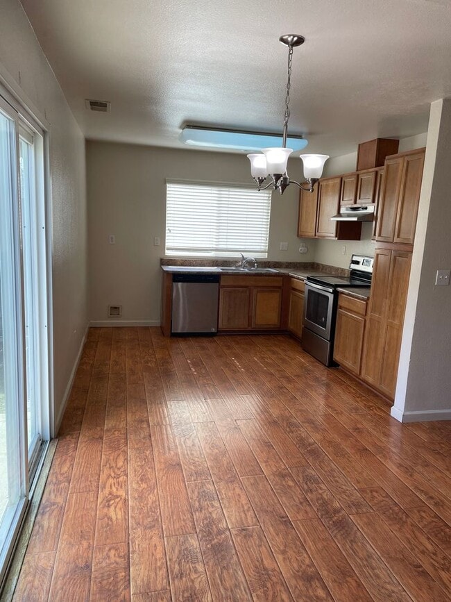 Photo - Move-in Ready! House