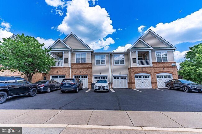 Foto del edificio - 43920 Hickory Corner Terrace