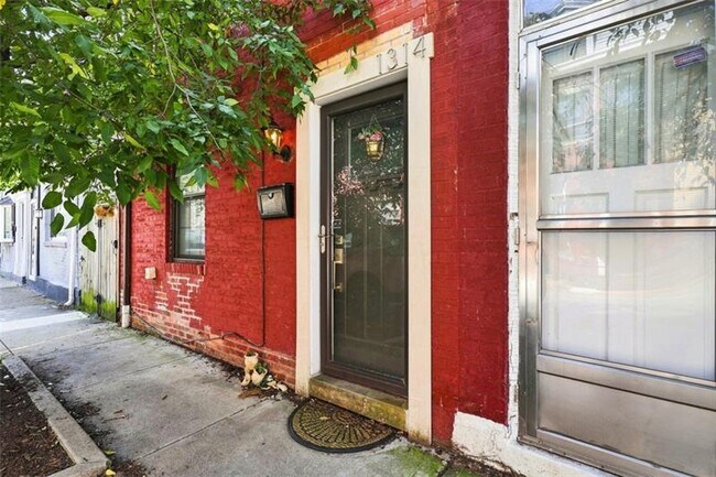 Building Photo - 1314 Sarah St