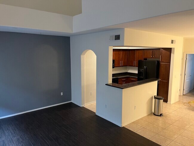 Foto del edificio - 2150 W Alameda Rd