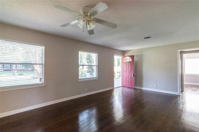 Building Photo - 2124 Fenwick Dr