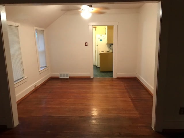 Building Photo - 30855 Brentwood St