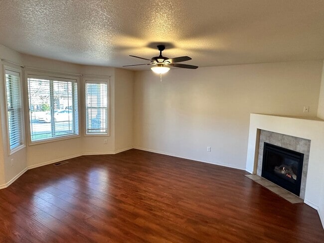 Building Photo - 3615 Andress St NE