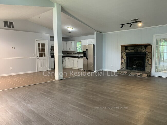 Foto del edificio - 5825 Vernier Dr SW